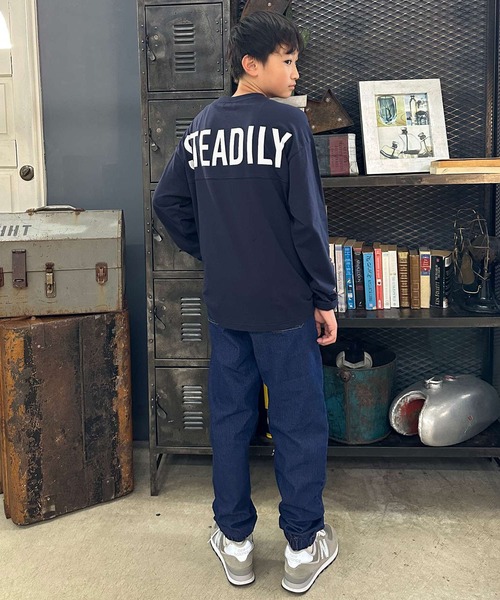 GLAZOS(グラソス)の「バックワイドロゴプリント長袖Tシャツ(Tシャツ/カットソー・キッズ・ベージュ/ネイビー/グレー/ホワイト/ブルー/ブラック・170cm/140cm/150cm/160cm)」の9枚目の写真