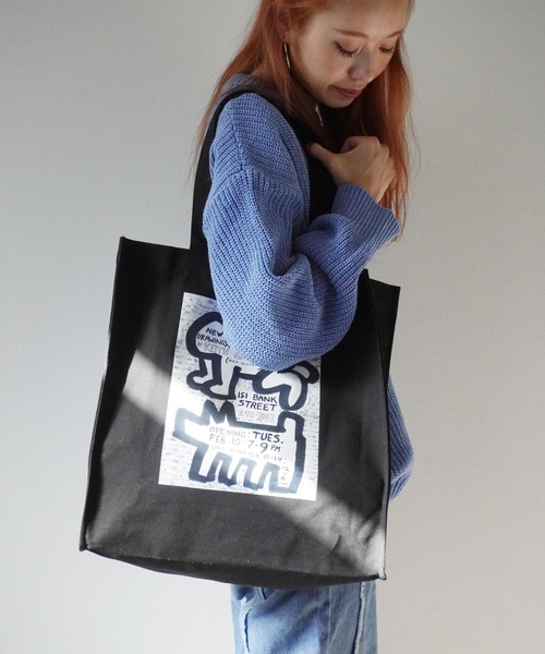 Keith Haring(キース・ヘリング)の「【 Keith Haring / キースヘリング 】 プリント キャンバス トート バッグ(トートバッグ・レディース・ホワイト系その他/ホワイト/ブラック/ブラック系その他・FREE)」の4枚目の写真