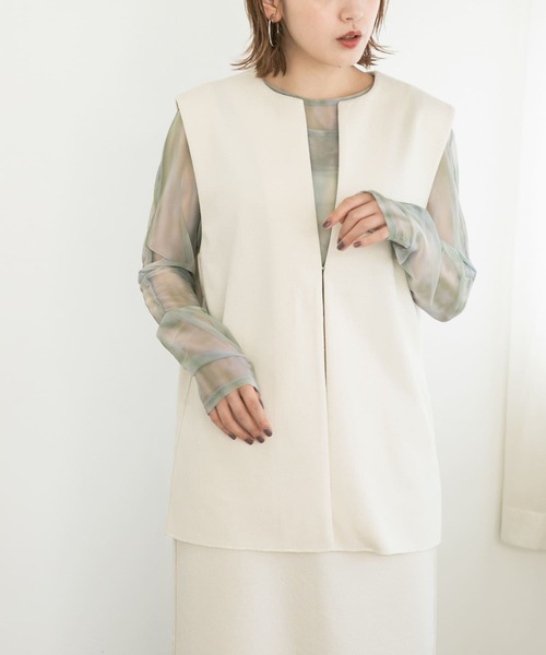 KBF(ケイビーエフ)の「ミニブークレノーカラーベスト(ベスト・レディース・グレー系その他/アイボリー・ONE)」の10枚目の写真