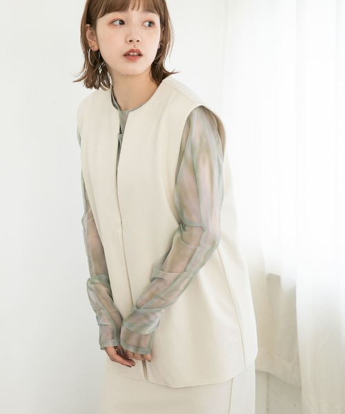 KBF(ケイビーエフ)の「ミニブークレノーカラーベスト(ベスト・レディース・グレー系その他/アイボリー・ONE)」の13枚目の写真