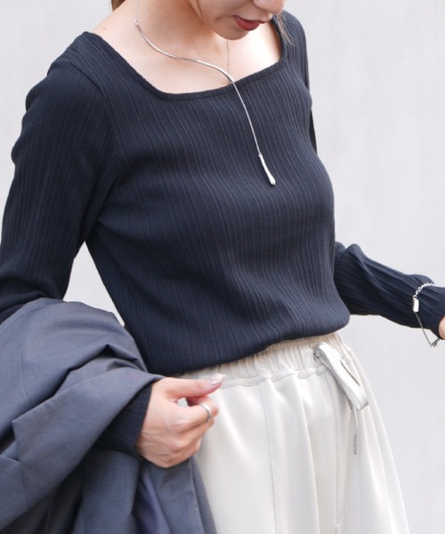 COLONY 2139（コロニートゥーワンスリーナイン）の「ランダムテレコ前後2WAYスクエアネック長袖Tシャツ（Tシャツ/カットソー・レディース・グレイッシュベージュ/オフホワイト/ブラック/ブルー・FREE）」の15枚目の写真