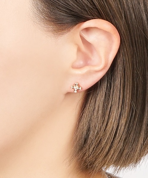 itam(アイタム)の「【itam】アイタム/ フラワー セラミックポストピアス/ 金属アレルギー対応ピアス(ピアス(両耳用)・レディース・ゴールド/ピンクゴールド・FREE)」の3枚目の写真