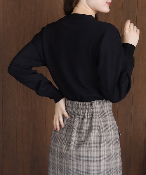 TRUDEA(トルディア)の「ハトメ使いカーディガン(カーディガン/ボレロ・レディース・ブラック/ワイン/ダークグリーン/モカ・MEDIUM/LARGE)」の16枚目の写真