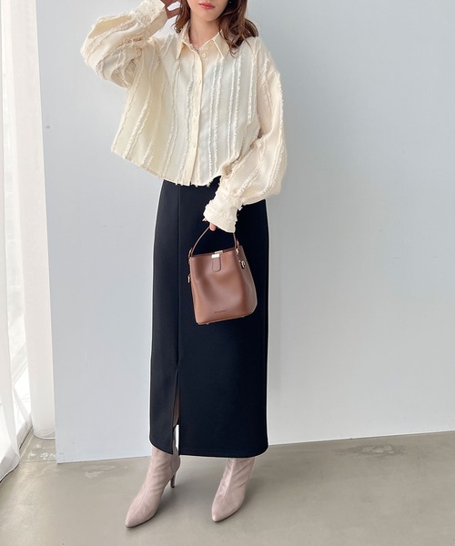 GeeRA(ジーラ)の「フリンジジャカードショートブラウス(シャツ/ブラウス・レディース・アイボリー/ブラック・MEDIUM)」の3枚目の写真