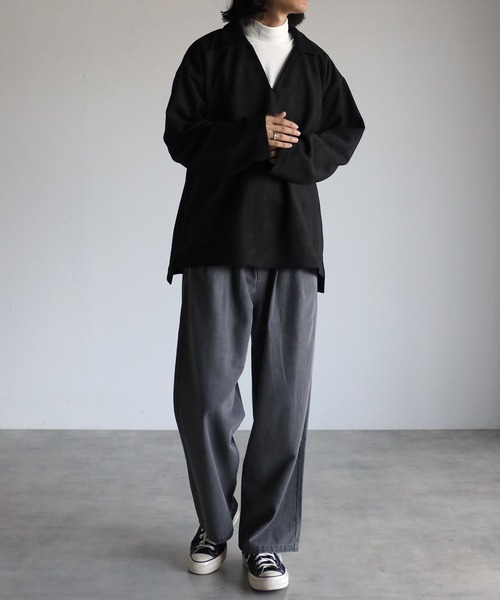 CREARE -LINO-（クレアーレリノ）の「スウェードポンチ キーネック ルーズ シャツ<ユニセックス>（シャツ/ブラウス・メンズ・ブラック/チャコールグレー/グレイッシュベージュ・M/L）」の8枚目の写真