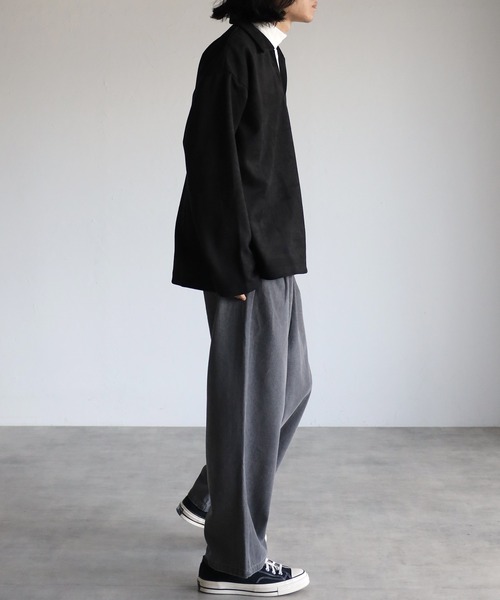 CREARE -LINO-（クレアーレリノ）の「スウェードポンチ キーネック ルーズ シャツ<ユニセックス>（シャツ/ブラウス・メンズ・ブラック/チャコールグレー/グレイッシュベージュ・M/L）」の11枚目の写真