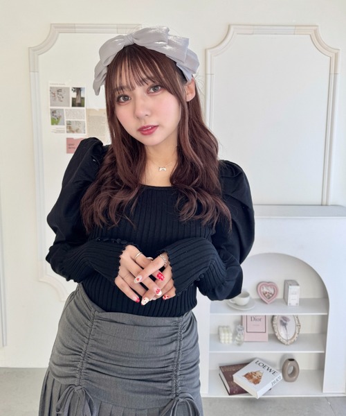 Loueme(ルエム)の「【7色展開】ボリュームリボンカチューシャ(カチューシャ・レディース・ピンク/ホワイト/ブラック/グレー/ライトブルー/アイボリー/レッド/ラベンダー/イエロー・FREE)」の12枚目の写真