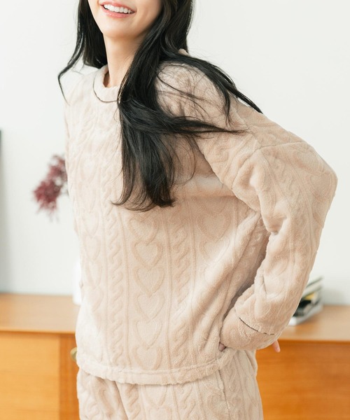 fran de lingerie（フランデランジェリー）の「ふんわり軽くて暖かいmemory fleece (メモリーフリース)さっと被れるプルオーバー 「メモリーフリース」 プルオーバー上下セット（ルームウェア/パジャマ・レディース・ピンク系その他2/ピンク系その他5/ブラウン系その他/ベージュ系その他/ネイビー/ホワイト系その他/オフホワイト・S-M/M-L）」の3枚目の写真