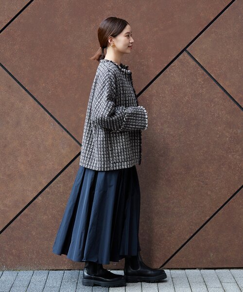 IENA（イエナ）の「ノーカラーツイード ジャケット（ノーカラージャケット・レディース・ブラック系その他/ネイビー/ブラック/アイボリー・38/36）」の13枚目の写真