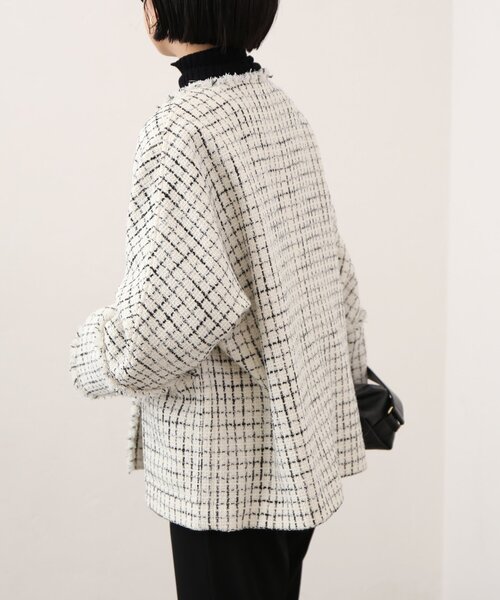 IENA（イエナ）の「ノーカラーツイード ジャケット（ノーカラージャケット・レディース・ブラック系その他/ネイビー/ブラック/アイボリー・38/36）」の17枚目の写真