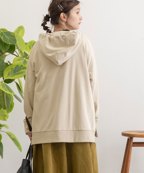 POU DOU DOU（プードゥドゥ）の「とり刺繍裏毛パーカー（パーカー・レディース・キナリ/ダークグレー/ブルー/ブラック・3）」の7枚目の写真