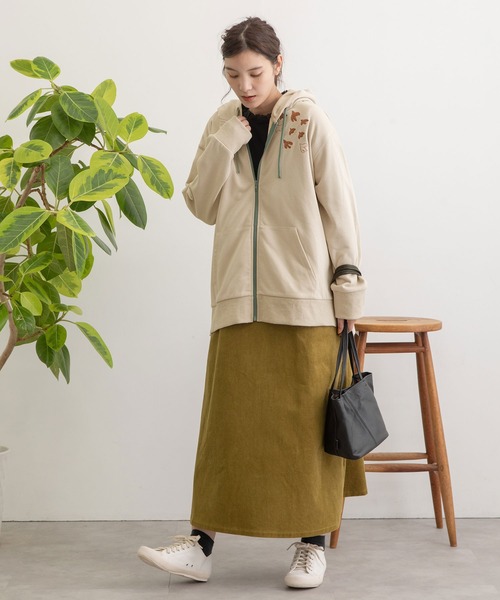 POU DOU DOU（プードゥドゥ）の「とり刺繍裏毛パーカー（パーカー・レディース・キナリ/ダークグレー/ブルー/ブラック・3）」の10枚目の写真