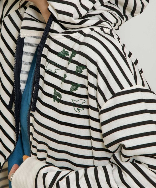 POU DOU DOU（プードゥドゥ）の「とり刺繍裏毛パーカー（パーカー・レディース・キナリ/ダークグレー/ブルー/ブラック・3）」の21枚目の写真