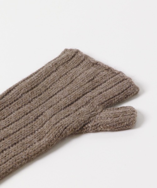 William Brunton Hand Knits(ウィリアム ブラントン ハンド ニット)の「William Brunton Hand Knits リブ編みアームウォーマー(手袋・レディース・オートミール/ライトグレー/ライトブラウン・FREE)」の21枚目の写真