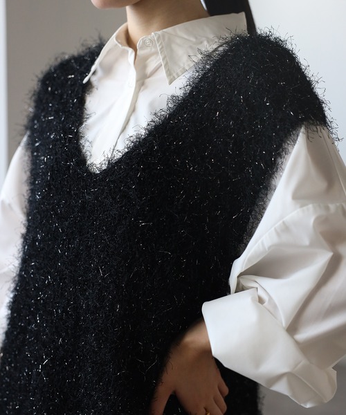 sakishimatokyo（サキシマトーキョー）の「【ラメニット】【キラキラ/きらきら】 フェザークルーネックニットベスト/ジレ（ベスト・レディース・ブラック/ブルー/オフホワイト・FREE）」の4枚目の写真