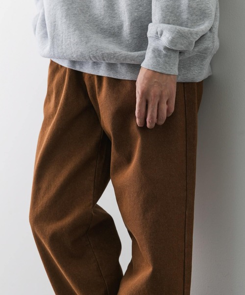 URBAN RESEARCH DOORS（アーバンリサーチドアーズ）の「ワンタックデニムトラウザー（デニムパンツ・メンズ・ブラック/インディゴブルー/ブラウン・MEDIUM/LARGE）」の2枚目の写真