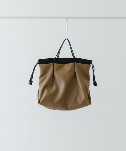 RODE SKO(ロデスコ)の「『WEB/一部店舗限定カラー』ウォッシャブルミニショルダーバッグ(ショルダーバッグ・レディース・アイボリー/ブラック/ブルー系その他/シルバー系その他/ベージュ/シルバー/オリーブ/ブラウン/ブルー/ピンク/レッド/イエロー/パープル/ミント・ONE)」の3枚目の写真