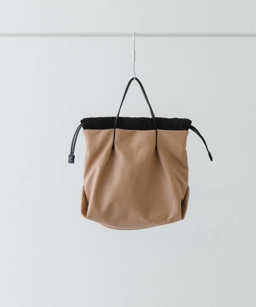 RODE SKO(ロデスコ)の「『WEB/一部店舗限定カラー』ウォッシャブルミニショルダーバッグ(ショルダーバッグ・レディース・アイボリー/ブラック/ブルー系その他/シルバー系その他/ベージュ/シルバー/オリーブ/ブラウン/ブルー/ピンク/レッド/イエロー/パープル/ミント・ONE)」の4枚目の写真