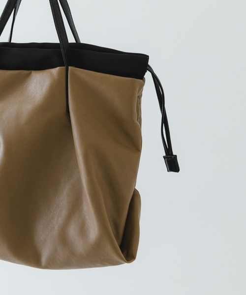 RODE SKO(ロデスコ)の「『WEB/一部店舗限定カラー』ウォッシャブルミニショルダーバッグ(ショルダーバッグ・レディース・アイボリー/ブラック/ブルー系その他/シルバー系その他/ベージュ/シルバー/オリーブ/ブラウン/ブルー/ピンク/レッド/イエロー/パープル/ミント・ONE)」の21枚目の写真