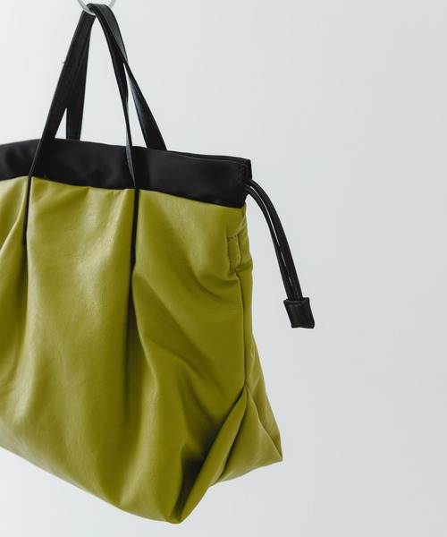 RODE SKO(ロデスコ)の「『WEB/一部店舗限定カラー』ウォッシャブルミニショルダーバッグ(ショルダーバッグ・レディース・アイボリー/ブラック/ブルー系その他/シルバー系その他/ベージュ/シルバー/オリーブ/ブラウン/ブルー/ピンク/レッド/イエロー/パープル/ミント・ONE)」の16枚目の写真