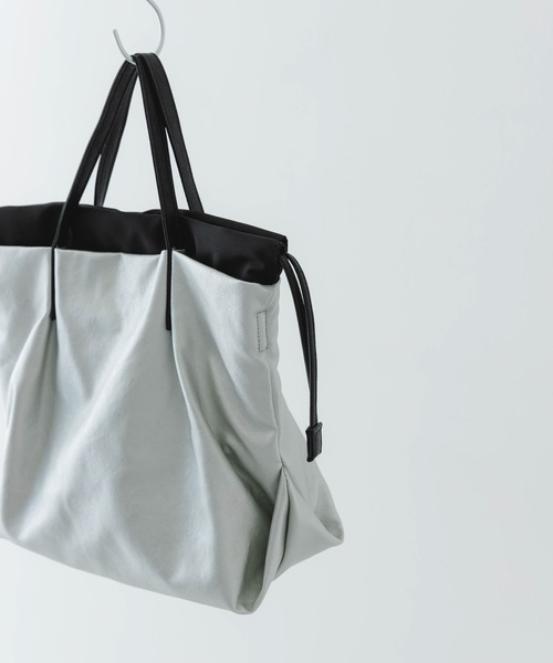 RODE SKO(ロデスコ)の「『WEB/一部店舗限定カラー』ウォッシャブルミニショルダーバッグ(ショルダーバッグ・レディース・アイボリー/ブラック/ブルー系その他/シルバー系その他/ベージュ/シルバー/オリーブ/ブラウン/ブルー/ピンク/レッド/イエロー/パープル/ミント・ONE)」の18枚目の写真