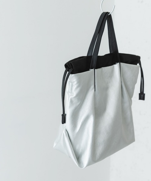 RODE SKO(ロデスコ)の「『WEB/一部店舗限定カラー』ウォッシャブルミニショルダーバッグ(ショルダーバッグ・レディース・アイボリー/ブラック/ブルー系その他/シルバー系その他/ベージュ/シルバー/オリーブ/ブラウン/ブルー/ピンク/レッド/イエロー/パープル/ミント・ONE)」の19枚目の写真