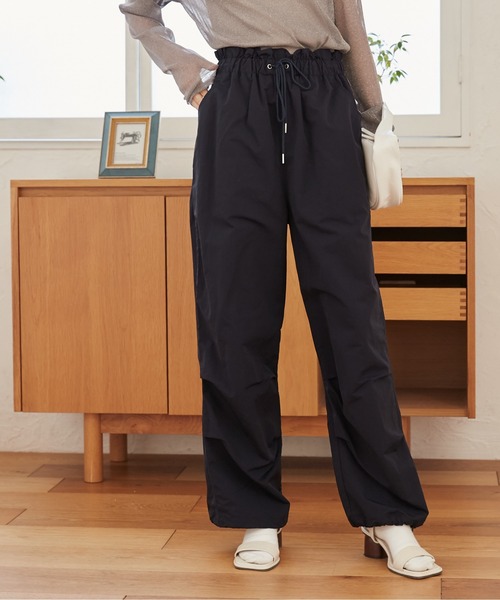 ANGIE（アンジー）の「パラシュートパンツ（その他パンツ・レディース・ネイビー/オフホワイト・FREE）」の3枚目の写真