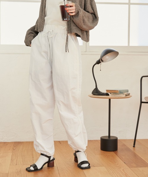 ANGIE（アンジー）の「パラシュートパンツ（その他パンツ・レディース・ネイビー/オフホワイト・FREE）」の18枚目の写真