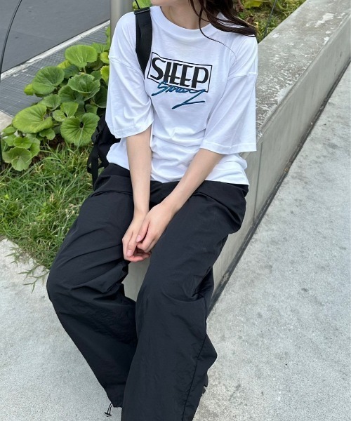 STRAY SHEEP（ストレイシープ）の「【STRAY SHEEP/ストレイシープ】オリジナルグラフィックTシャツ/半袖Tシャツ（Tシャツ/カットソー・レディース・ホワイト系その他/ホワイト系その他3/ホワイト/ホワイト系その他2/ホワイト系その他4/ホワイト系その他5/ホワイト系その他6/ホワイト系その他7・MEDIUM/LARGE）」の3枚目の写真