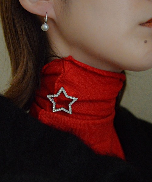 styiro(スタイロ)の「ラインストーンブローチ(ブローチ/コサージュ・レディース・ゴールド系その他2/ゴールド系その他3/ゴールド系その他4/シルバー系その他5/ゴールド系その他6/シルバー系その他3/ゴールド系その他/シルバー系その他/シルバー系その他6/ゴールド系その他5/シルバー系その他2/シルバー系その他4・FREE)」の4枚目の写真