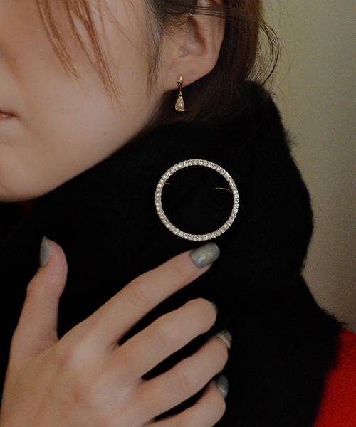 styiro(スタイロ)の「ラインストーンブローチ(ブローチ/コサージュ・レディース・ゴールド系その他2/ゴールド系その他3/ゴールド系その他4/シルバー系その他5/ゴールド系その他6/シルバー系その他3/ゴールド系その他/シルバー系その他/シルバー系その他6/ゴールド系その他5/シルバー系その他2/シルバー系その他4・FREE)」の20枚目の写真