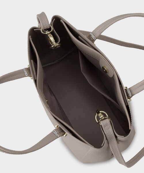 OPAQUE.CLIP(オペークドットクリップ)の「◆【軽量/2WAY/通勤対応】シュリンク合皮ミドルトートバッグ(トートバッグ・レディース・ライトグレー/ベージュ/ブラック/ホワイト系9・00)」の17枚目の写真