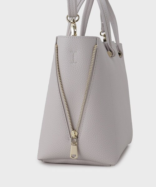 OPAQUE.CLIP(オペークドットクリップ)の「◆【軽量/2WAY/通勤対応】シュリンク合皮ミドルトートバッグ(トートバッグ・レディース・ライトグレー/ベージュ/ブラック/ホワイト系9・00)」の5枚目の写真