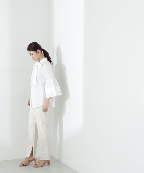 NATURAL BEAUTY BASIC(ナチュラルビューティーベーシック)の「◇フレアカフスリボンボウブラウス(シャツ/ブラウス・レディース・ブルー/オフホワイト/チャコールグレー・MEDIUM/SMALL)」の13枚目の写真
