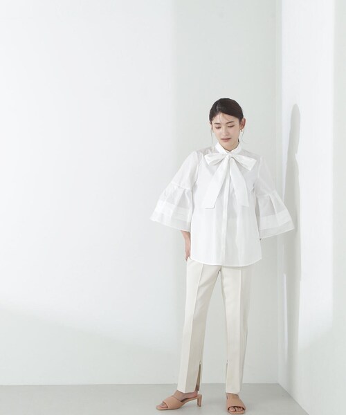 NATURAL BEAUTY BASIC(ナチュラルビューティーベーシック)の「◇フレアカフスリボンボウブラウス(シャツ/ブラウス・レディース・ブルー/オフホワイト/チャコールグレー・MEDIUM/SMALL)」の17枚目の写真