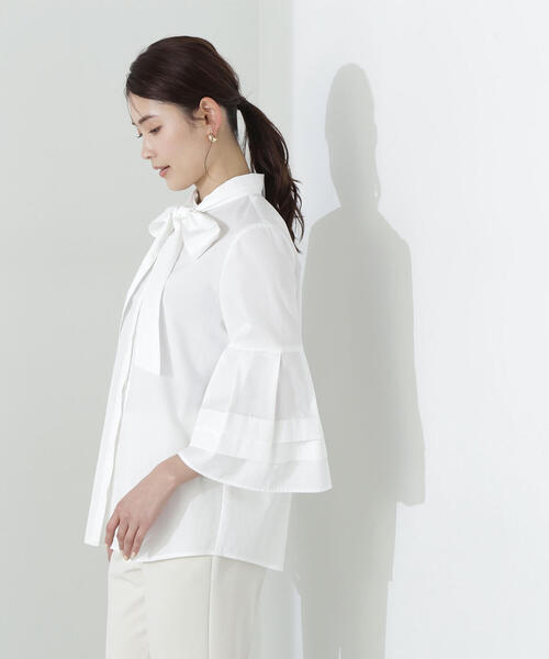 NATURAL BEAUTY BASIC(ナチュラルビューティーベーシック)の「◇フレアカフスリボンボウブラウス(シャツ/ブラウス・レディース・ブルー/オフホワイト/チャコールグレー・MEDIUM/SMALL)」の18枚目の写真