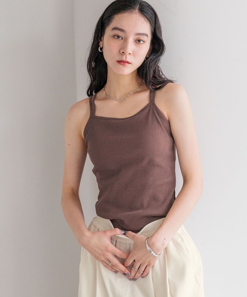 LOWRYS FARM（ローリーズファーム）の「スタイルＵＰクロスカップキャミ　100757（Tシャツ/カットソー・レディース・ブルー/その他/ブラック/アイボリー/ブラウン/グリーン系その他/ベージュ/イエロー/ブラウン系その他/レッド・FREE）」の4枚目の写真