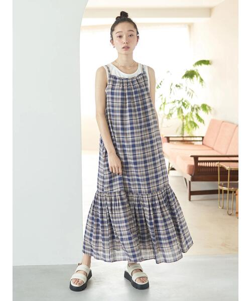 earth music&ecology（アースミュージックアンドエコロジー）の「マドラスチェックキャミワンピース（ワンピース・レディース・ネイビー/イエロー・FREE）」の4枚目の写真