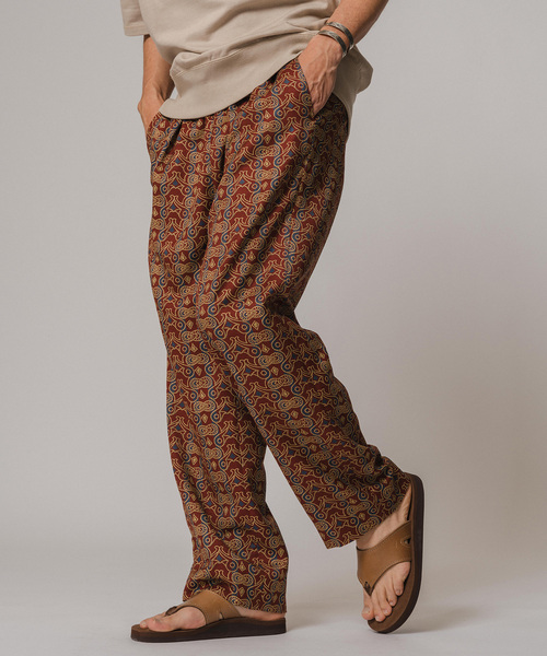 EDIFICE(エディフィス)の「バティック パターン1タック イージーパンツ(スラックス・メンズ・チャコールグレー/ブラック/ブラウン/グリーン/ネイビー・SMALL/MEDIUM/LARGE)」の3枚目の写真