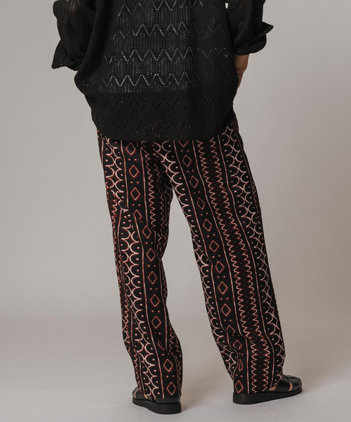 EDIFICE(エディフィス)の「バティック パターン1タック イージーパンツ(スラックス・メンズ・チャコールグレー/ブラック/ブラウン/グリーン/ネイビー・SMALL/MEDIUM/LARGE)」の17枚目の写真