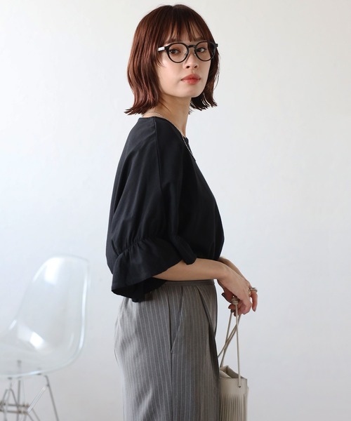 amini(アミニ)の「【2025 S/S 新作】ギャザースリーブトップス(Tシャツ/カットソー・レディース・キナリ/スモークピンク/ブラック/アイボリー/ライトブルー・MEDIUM)」の9枚目の写真