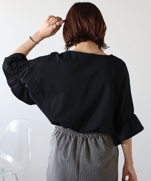 amini(アミニ)の「【2025 S/S 新作】ギャザースリーブトップス(Tシャツ/カットソー・レディース・キナリ/スモークピンク/ブラック/アイボリー/ライトブルー・MEDIUM)」の11枚目の写真