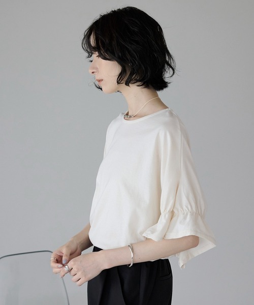 amini(アミニ)の「【2025 S/S 新作】ギャザースリーブトップス(Tシャツ/カットソー・レディース・キナリ/スモークピンク/ブラック/アイボリー/ライトブルー・MEDIUM)」の14枚目の写真