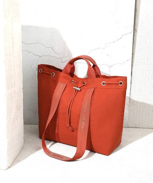 Ungrid（アングリッド）の「【Ungrid/アングリッド】撥水.軽量ソフトナイロン　ロゴテープ 牛革ハンドル　2WAY 巾着トートバッグ（トートバッグ・レディース・オレンジ/ピンク/ベージュ系その他/カーキ/グレイッシュベージュ/アイボリー/ブラック/マスタード/ブルー系その他/ミント/ホワイト×ブラック/ブラック×ホワイト・FREE）」の12枚目の写真