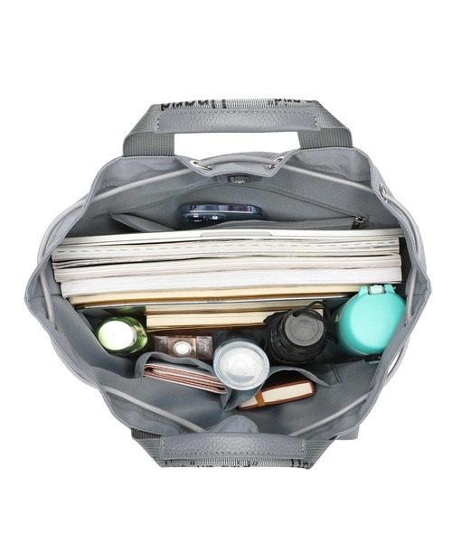 Ungrid（アングリッド）の「【Ungrid/アングリッド】撥水.軽量ソフトナイロン　ロゴテープ 牛革ハンドル　2WAY 巾着トートバッグ（トートバッグ・レディース・オレンジ/ピンク/ベージュ系その他/カーキ/グレイッシュベージュ/アイボリー/ブラック/マスタード/ブルー系その他/ミント/ホワイト×ブラック/ブラック×ホワイト・FREE）」の13枚目の写真