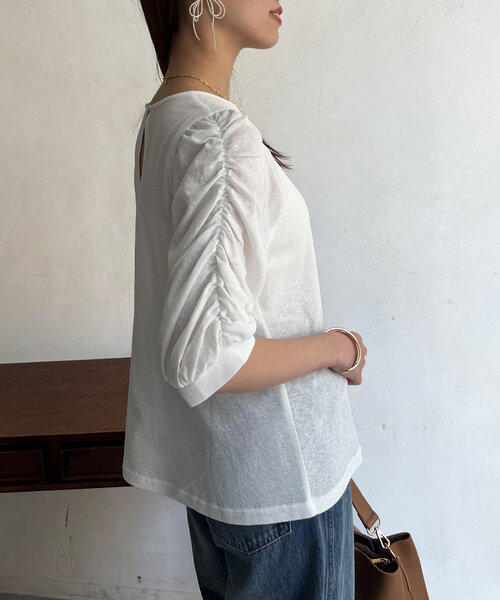 Chez toi（シェトワ）の「セミシアースラブ袖ギャザープルオーバー（Tシャツ/カットソー・レディース・ブラック/ブルー/オフホワイト・FREE）」の7枚目の写真