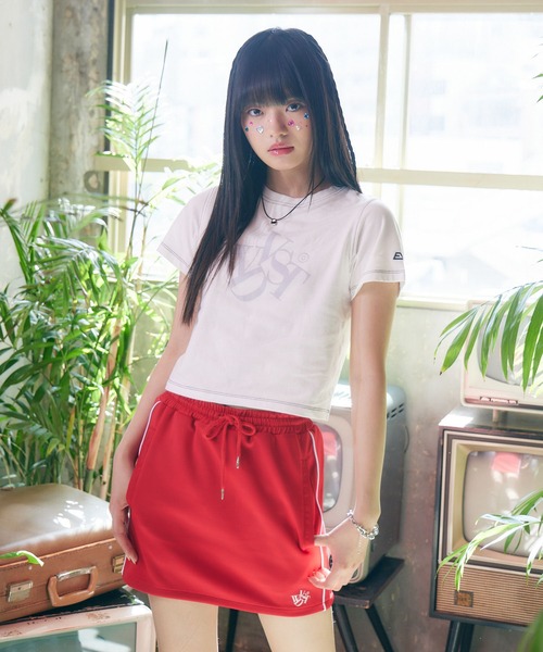 ENVYM(アンビー)の「【wondervisitor×ENVYM】ステッチカラーコンパクトTシャツ(Tシャツ/カットソー・レディース・ブラック/ホワイト/ピンク・FREE)」の6枚目の写真