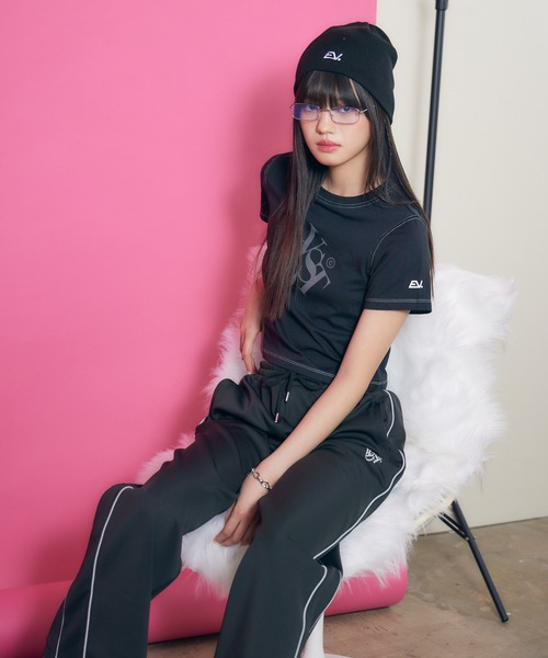ENVYM(アンビー)の「【wondervisitor×ENVYM】ステッチカラーコンパクトTシャツ(Tシャツ/カットソー・レディース・ブラック/ホワイト/ピンク・FREE)」の21枚目の写真