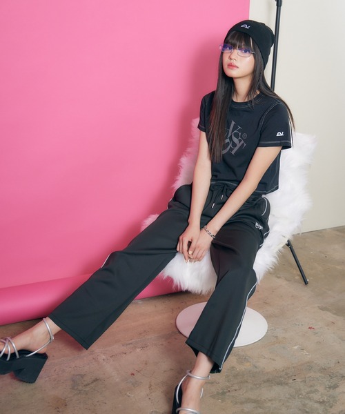ENVYM(アンビー)の「【wondervisitor×ENVYM】ステッチカラーコンパクトTシャツ(Tシャツ/カットソー・レディース・ブラック/ホワイト/ピンク・FREE)」の16枚目の写真