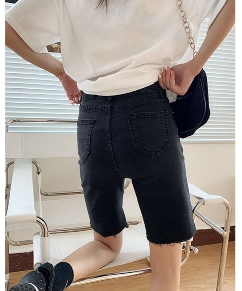 kirakiraShop（キラキラショップ）の「カット オフ ハーフ パンツ（デニムパンツ・レディース・ブラック・2XL/XL/L/M/S）」の3枚目の写真
